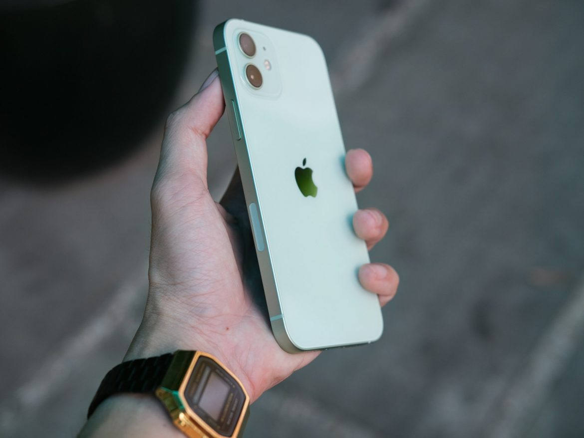 iPhone 12 Pro and Pro Max: A Look at All the Official Color Options